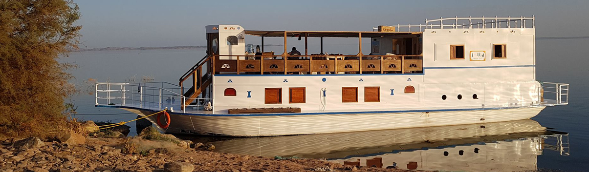 The Queen Tiyi boat