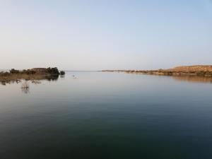 Le calme et la tranquillité du lac Nasser